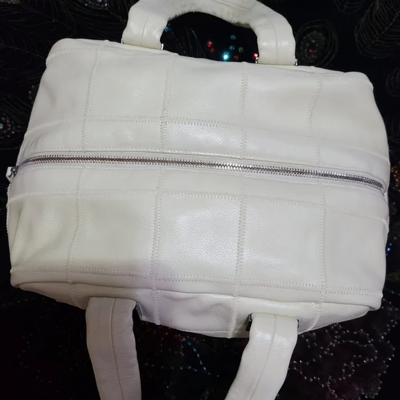 Chanel Bag - Picture 4 of 16